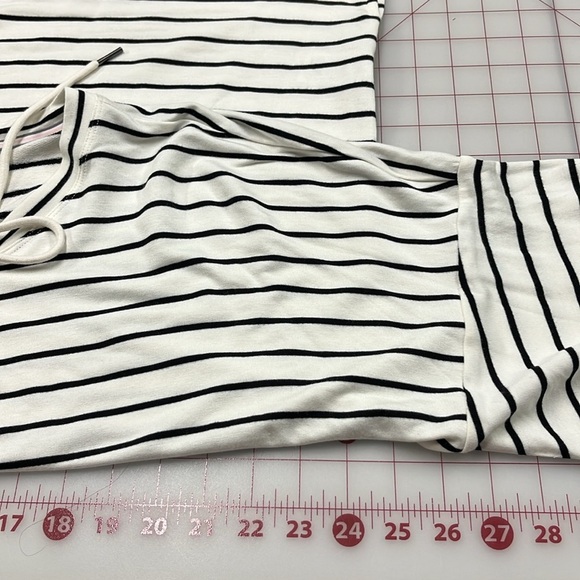 CABI Balloon SLV Drop Shoulder Keyhole Tie Preppy Beach Work B/W Stripe Tunic M - Picture 15 of 16
